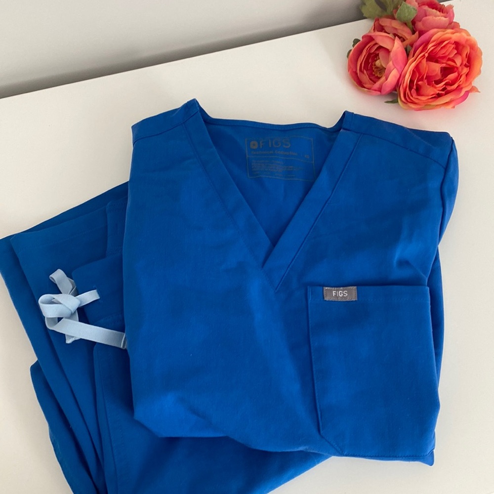 Women’s Royal Blue Figs Scrub Set
